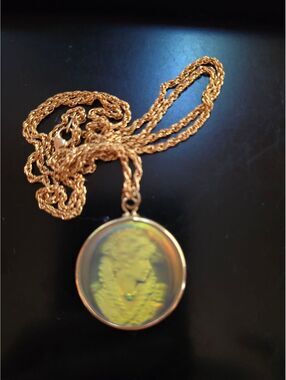 Rare 1980's hologram cameo